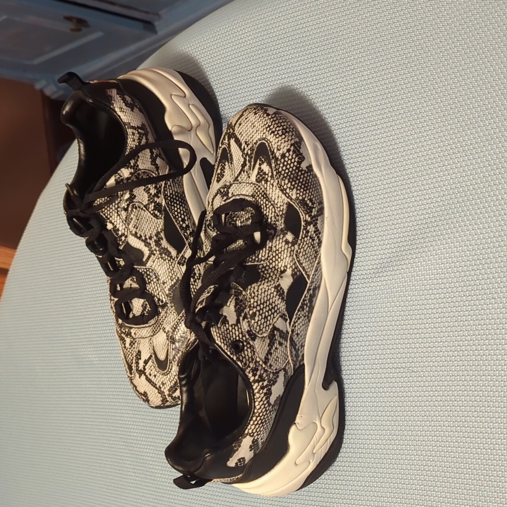Bershka sneakers